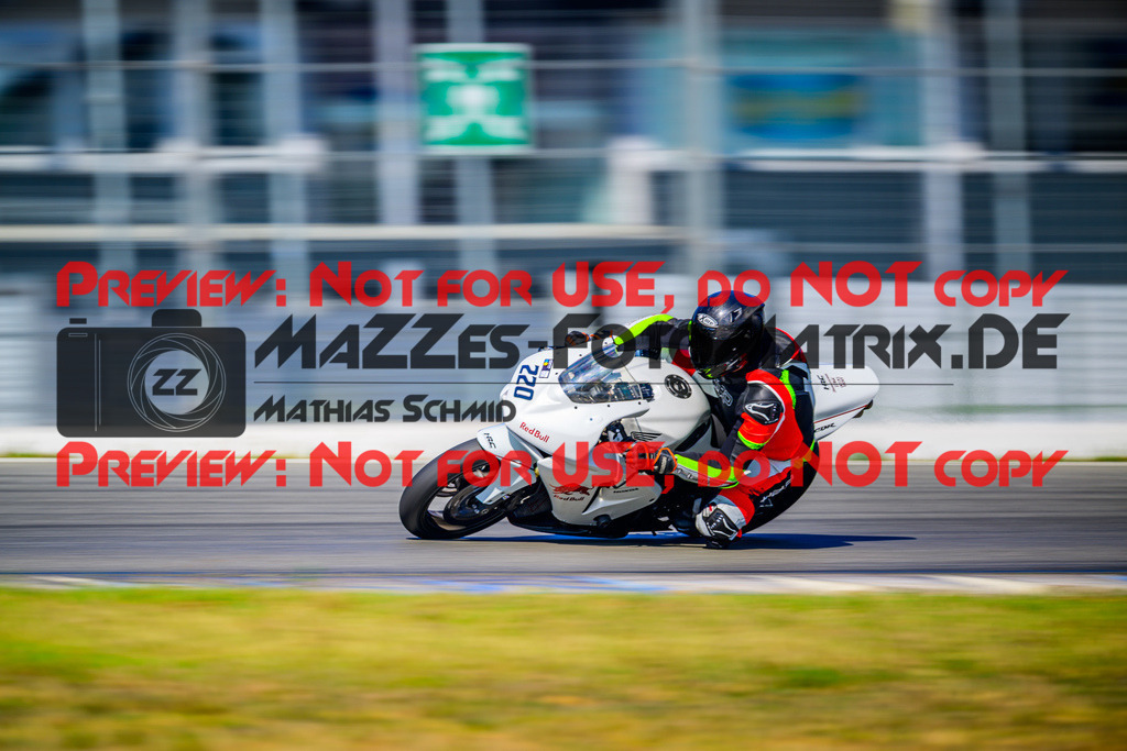 MaZZes_Fotomatrix_20250628_6007705_6700 | WEISS