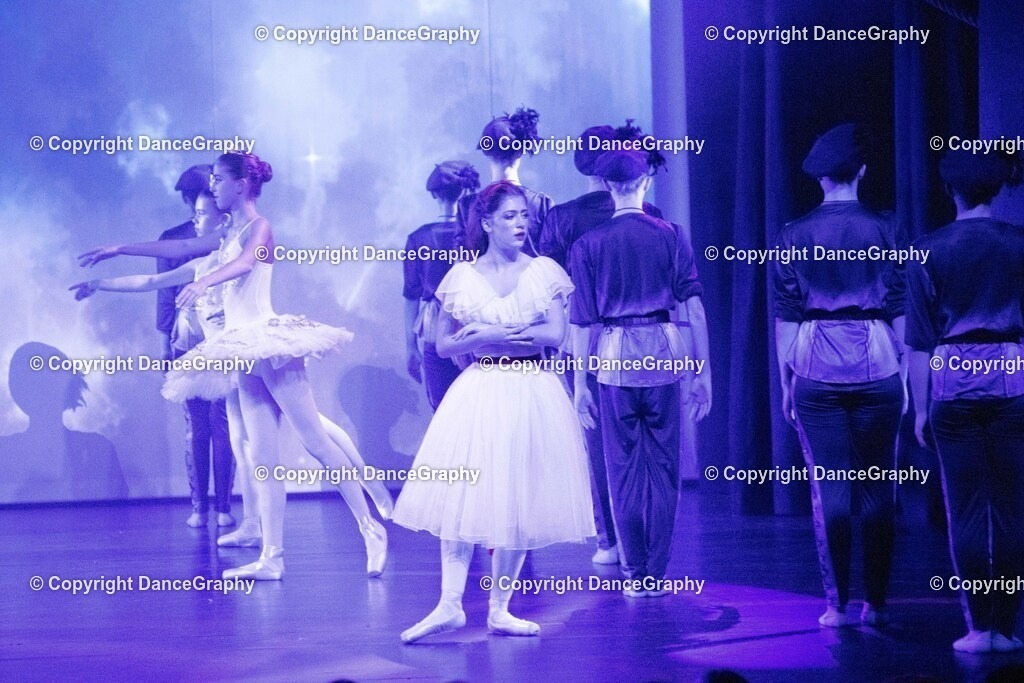 GPHY1721 | DanceGraphy - Realisiert mit Pictrs.com