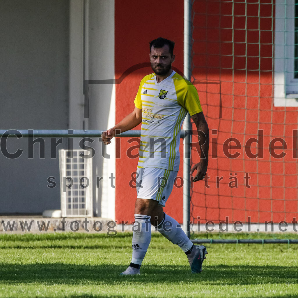 2023-08-18_111_SpVgg_Eichenkofen_gegen_FC_Langenpreising | Erding, Deutschland, 18.08.2023:
Fußball, A-Klasse 2023 / 2024, 3. Spieltag, SpVgg Eichenkofen gegen FC Langenpreising, Endergebnis: 0:2

Jubel nach dem 0:2 durch Patrick Listl (SpVgg Langenpreising, #9)

Foto: Christian Riedel / fotografie-riedel.net