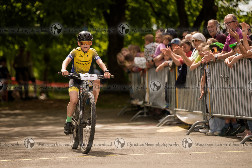Eierlesen 2026 | Sie wurden bei einem Event oder Sportanlass fotografiert? Hier finden sie ihre Bilder! - Realisiert mit Pictrs.com