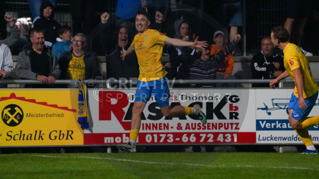 Fußball, Herren, Saison 2025/2026, Regionalliga Nordost, 4. Spieltag, FSV 63 Luckenwalde vs. BFC Preussen, Samstag 22.08.2025, Werner-Seelenbinder-Stadion Luckenwalde | Fußball, Herren, Saison 2025/2026, Regionalliga Nordost, 4. Spieltag, FSV 63 Luckenwalde vs. BFC Preussen, Samstag 22.08.2025, Werner-Seelenbinder-Stadion Luckenwalde, Im Bild: Sofiene Jannene (Luckenwalde) jubelt über seinen Treffer zum 3:0. - Realisiert mit Pictrs.com