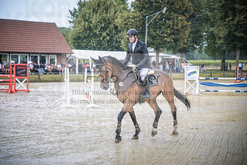 DOS_1360 | Entdecke hochwertige Reitturnierfotos von Foto Oger. Professionell, emotional und authentisch – jetzt Lieblingsmomente im Shop bestellen.Deutschlandweite Turnierfotografie. - Realisiert mit Pictrs.com