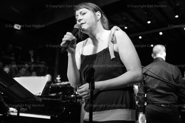 DSC_0119 | High End Portraits. Einzelportrait Paarportrait Gruppenportrait Künstlerportrait Bandportzait Bühnenfotografie Fashion Lifestyle Urbanlife  - Realisiert mit Pictrs.com