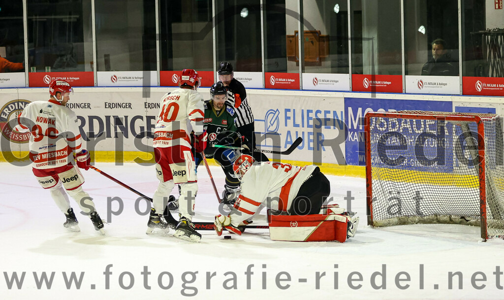 2022-11-13_129_TSV_Erding_gegen_TEV_Miesbach | Erding, Deutschland, 13.11.2022:
Eishockey, Bayernliga 2022 / 2023, 13. Spieltag, TSV Erding gegen TEV Miesbach, Endergebnis: 

Foto: Christian Riedel / fotografie-riedel.net