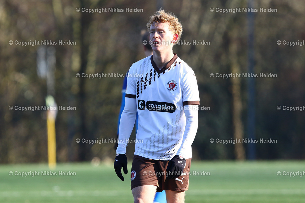 NH_FCStPauliU23_EintrachtBraunschweigU23_Testspiel_02022025 | #22 Marwin Schmitz (FC St. Pauli U23)Fußball I Herren I Testspiel I Saison 2024-2025 I FC St. Pauli U23 - Eintracht Braunschweig U23 I 02.02.2025 I Sportplatz Brummerskamp