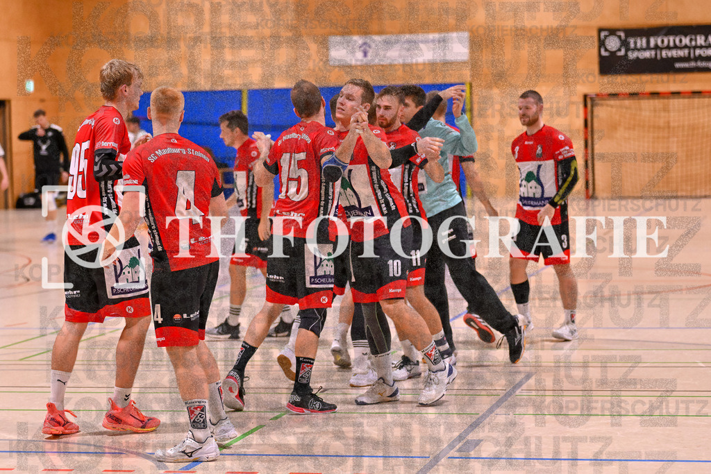 GER, SG Maulburg/Steinen - HSG Dreiland, Handball, Landesliga Suedbaden, 4. Spieltag, Saison 2024/2025, 12.10.2024 | SGMS Motiviert sich Daniel Winkelbeiner (SG Maulburg/Steinen, #15), Soeren Ohlsen (SG Maulburg/Steinen, #95) und seine Mitspieler.GER, SG Maulburg/Steinen - HSG Dreiland, Handball, Landesliga Suedbaden, 4. Spieltag, Saison 2024/2025, 12.10.2024Foto: TH Fotografie/Thomas Hess