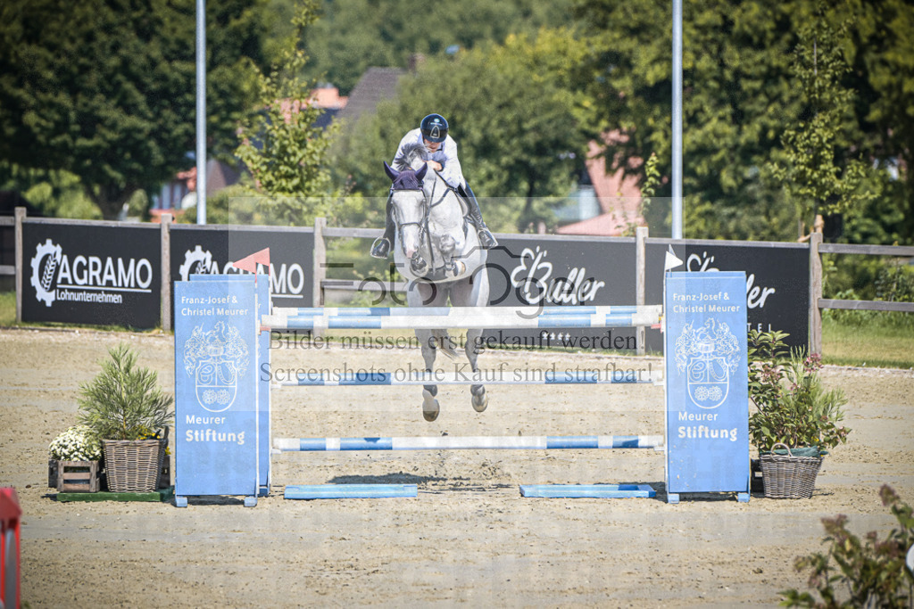 DOS_0374 | Entdecke hochwertige Reitturnierfotos von Foto Oger. Professionell, emotional und authentisch – jetzt Lieblingsmomente im Shop bestellen.Deutschlandweite Turnierfotografie. - Realisiert mit Pictrs.com