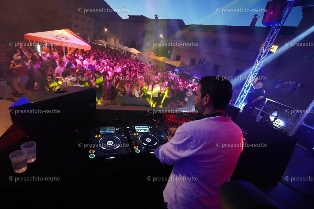 03-news-2023-Juli15-Marktfest_Reutte2-DSC01708 | Info aus dem Bezirk Reutte/Ausserfern Tirol sowie eine umfangreiche Bilddatenbank über die gesamte Region: Lechtal, Talkessel Reutte, Tannheimertal, Zwischentoren. Lech, Plansee, Zugspitze, Grenztunnel, B179, Fernpassstraße, Verkehr, Lawinen, Tradition, - Realisiert mit Pictrs.com