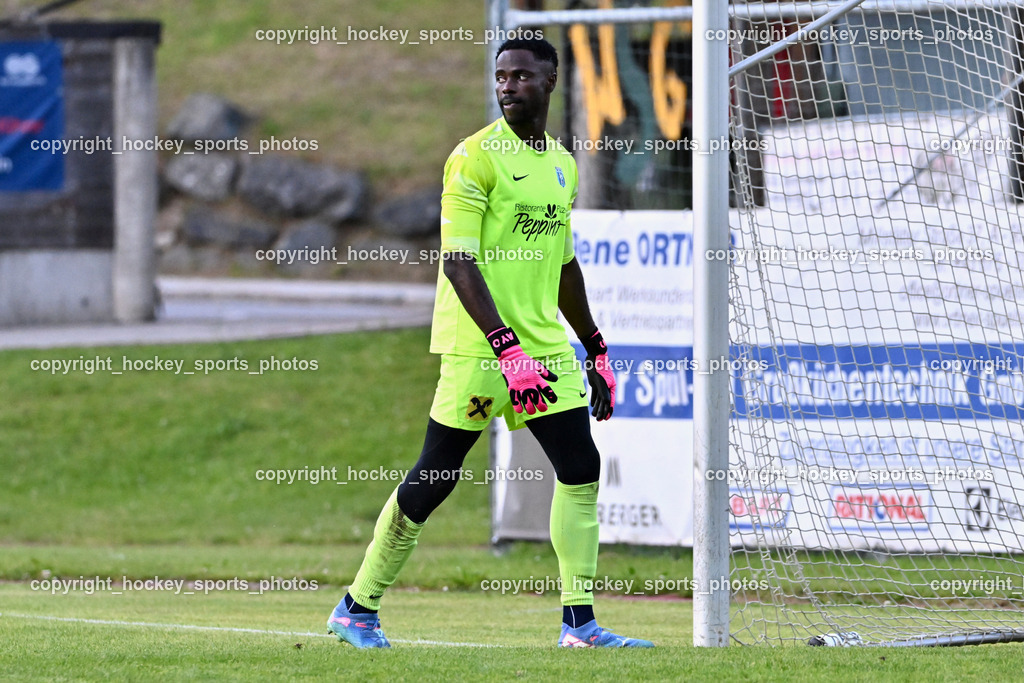 WSG Radenthein vs. URC Thal Assling | #9 Denis Kerrniqi URC Thal Assling, Elfmeter WSG Radenthein, WSG Radenthein vs. URC Thal Assling, WSG Radenthein vs. URC Thal Assling am 30.05.2025 in Radenthein (Sportplatz Radenthein), Austria, (Photo by Bernd Stefan)