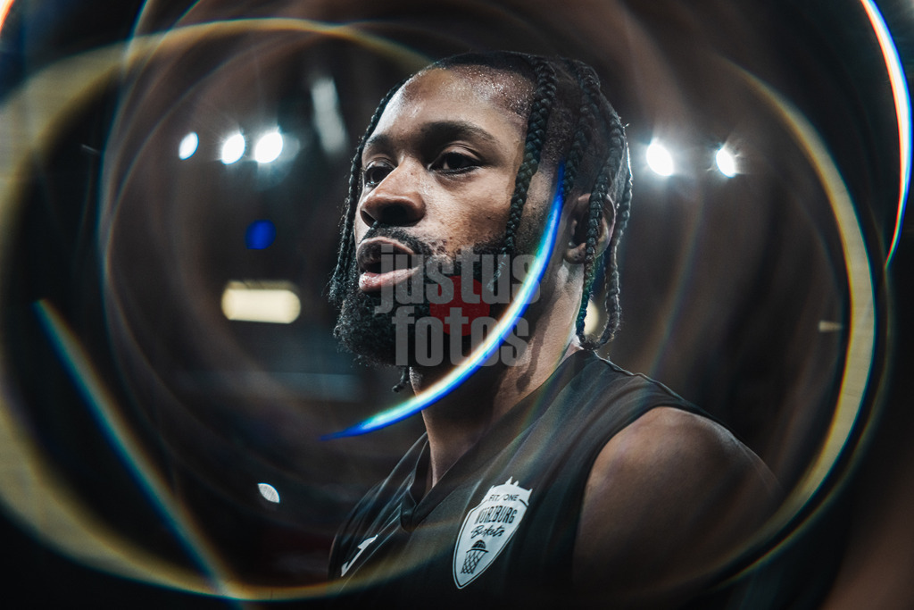 Basketball | Männer | Saison 2024/2025 | easyCredit Basketball Bundesliga | 18. Spieltag | Veolia Towers Hamburg vs. FIT/One Würzburg Baskets | 26.01.2025 | Bazoumana Kone (#2, FIT/One Würzburg Baskets)
