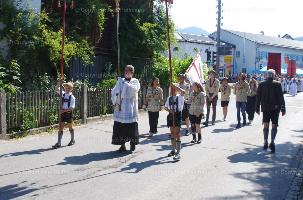 IMGP3935 | fotografiert von Axel PollmannLeonhardi Wallfahrt Benediktbeuern und Murnau, Fronleichnam, Fasching, Landschaft im Loisachtal und Benediktbeuern  - Realisiert mit Pictrs.com