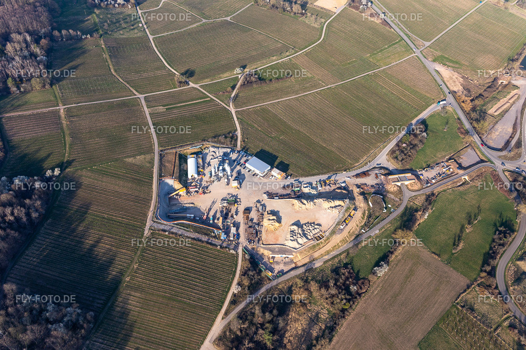 Baustelle des Tunnelportals Ost für den Astrid-Tunnel zur Unterquerung und Ortsumgehung von Bad Bergzabern zwischen B38 (Weinstraße)  und B427 (Kurtalstraße)  www.bemo.net  www.lbm.rlp.de www.bad-bergzabern.de www.herrenknecht.com | Luftbild: Baustelle des Tunnelportals Ost für den Astrid-Tunnel zur Unterquerung und Ortsumgehung von Bad Bergzabern zwischen B38 (Weinstraße)  und B427 (Kurtalstraße)  www.bemo.net  www.lbm.rlp.de www.bad-bergzabern.de www.herrenknecht.com in Dörrenbach im Bundesland Rheinland-Pfalz in Deutschland. Foto: IMG_130926.jpg vom 22.03.2022 durch ©2025 Werner Riehm fly-foto.de/copyright - Realisiert mit Pictrs.com