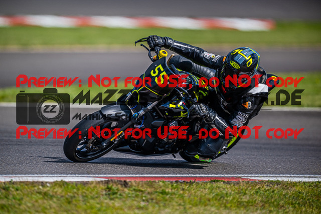 MaZZes_FotoMatrix_220506_90995 | Fotograf Mathias Schmid
Sportfotograf,
Eventfotograf,
Hochzeitsfotograf,
Portraitfotograf