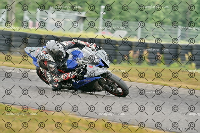 25bt05-0696 | markuskiefer.com - Realisiert mit Pictrs.com