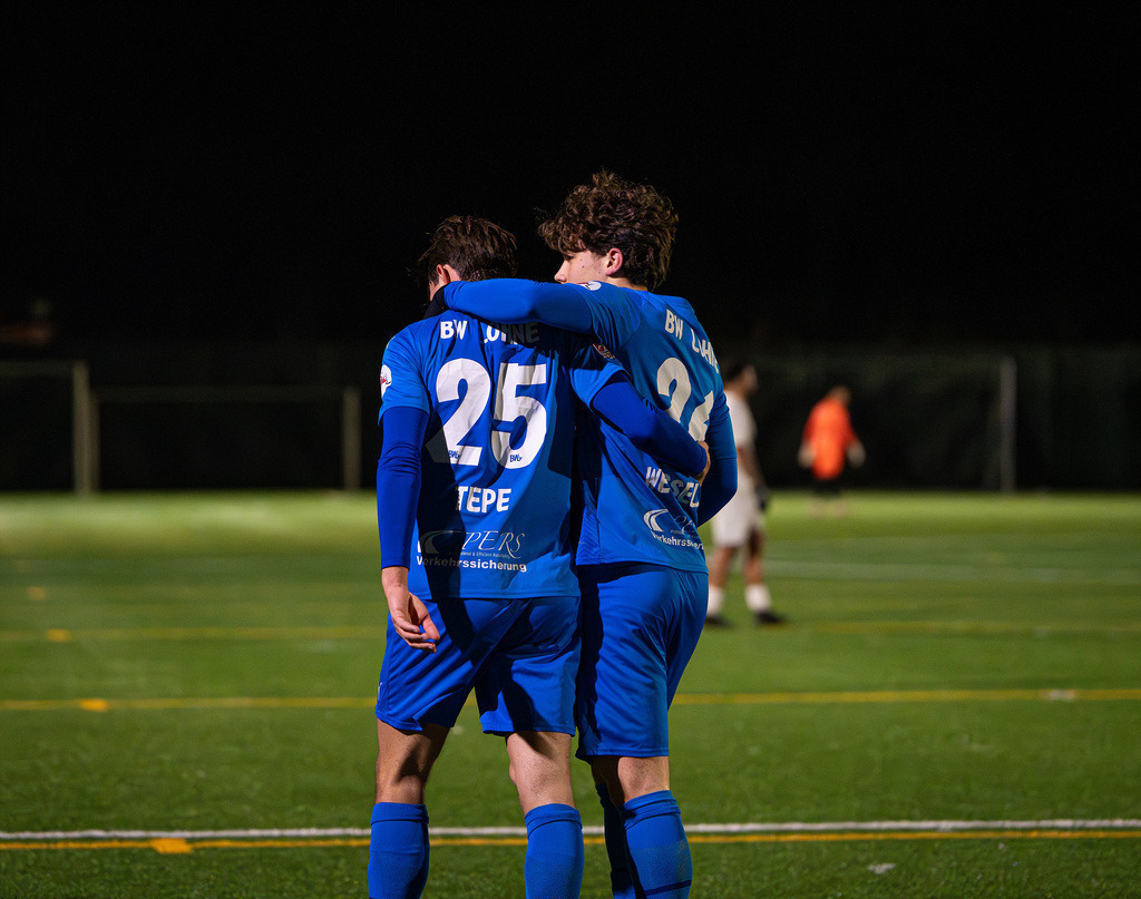Fußball I Herren I Saison 2025-2026 I Freundschaftsspiel I BW Lohne - TuS Bersenbrück I 2796 | jns.sportfotos - Realisiert mit Pictrs.com
