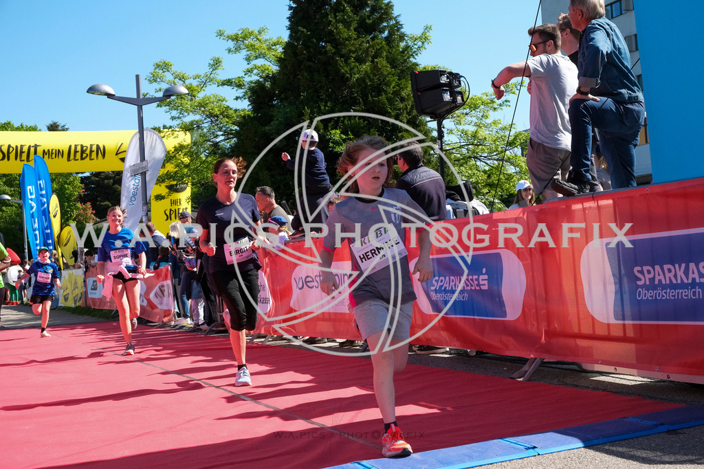 ..... | LINZ,AUSTRIA,27.April 24, Int. 3 Brückenlauf Linz  , Image shows: Photo: WAPICS / Michael ring