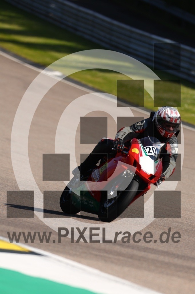 0020-20250527_04594 | Schöne Erinnerungen an spannende Momente - das festzuhalten ist unser Job. PIXELrace.de ist seit 2003 auf den Rennstrecken Europas unterwegs um die Action draußen beim Fahren und die wunderbare Stimmung imm Fahrerlager für euch einzufangen.