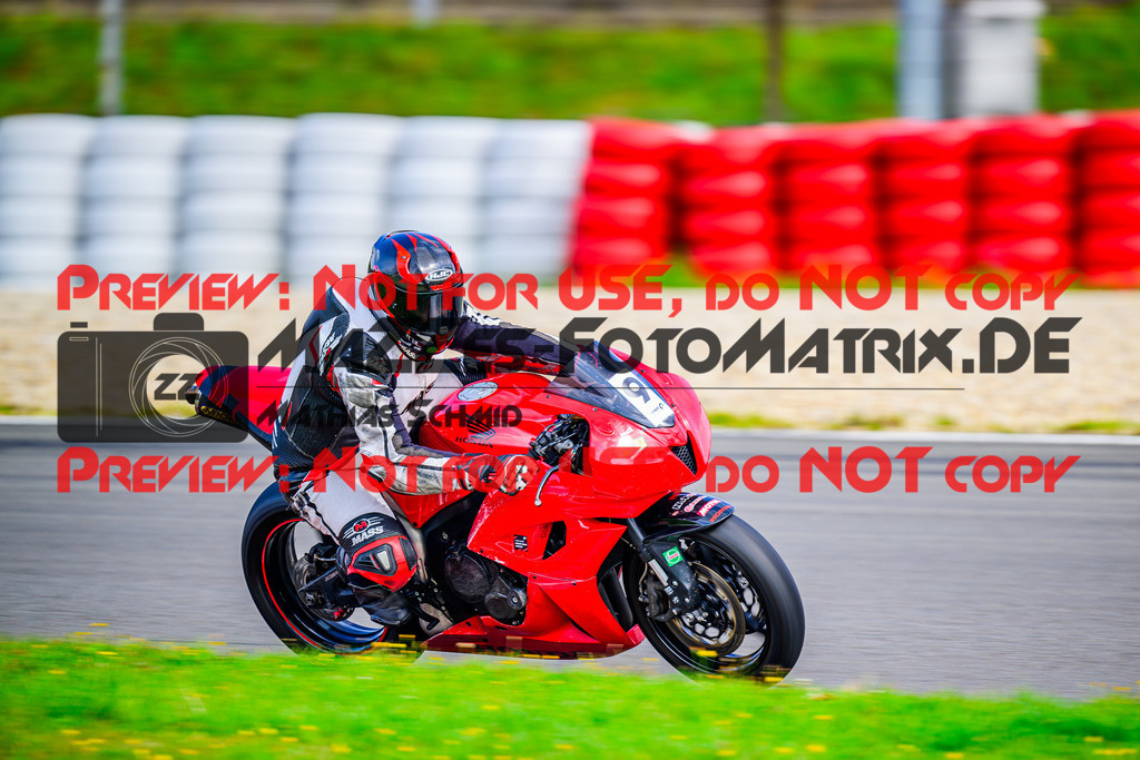 MaZZes_FotoMatrix_240910_6007705_7995 | GELB