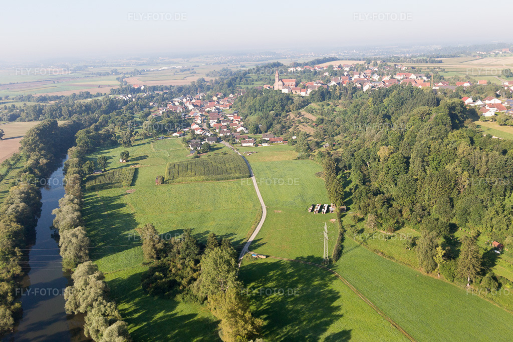 Luftbild: Ortschaft an der Donau im Ortsteil Hundersingen in Herbertingen im Bundesland Baden-Württemberg in Deutschland. Foto: IMG_094150.jpg vom 27.08.2016 durch Werner Riehm/FLY-FOTO.de
