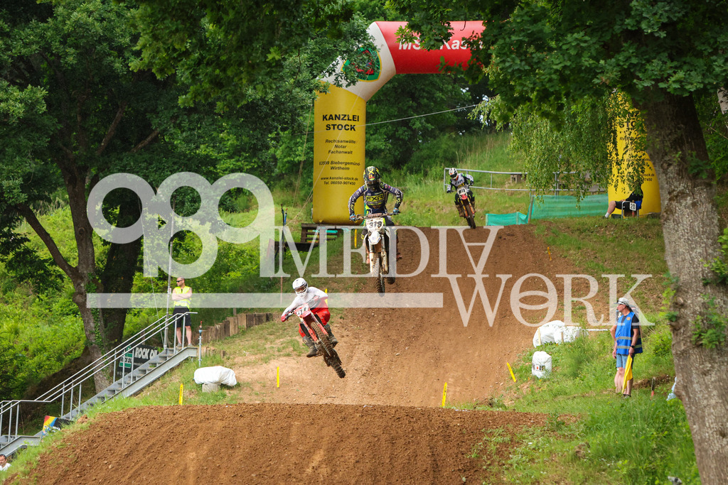 5E6A4673 | 989 MEDIAWORK