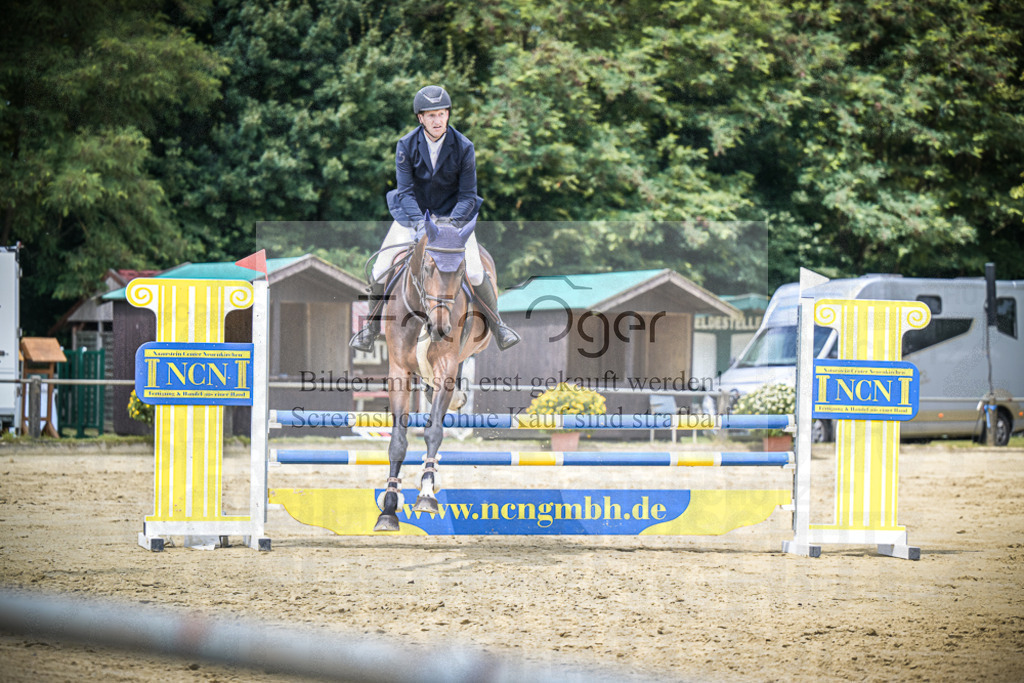 DOS_6986 | Entdecke hochwertige Reitturnierfotos von Foto Oger. Professionell, emotional und authentisch – jetzt Lieblingsmomente im Shop bestellen.Deutschlandweite Turnierfotografie. - Realisiert mit Pictrs.com