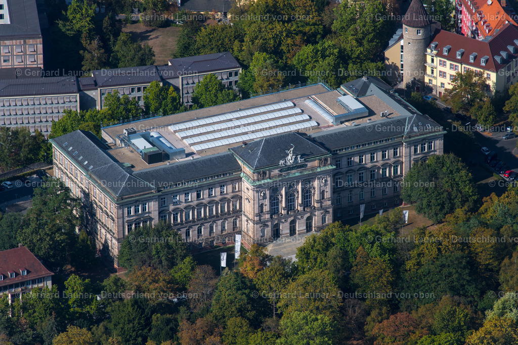 3807868 | Gebäude der Neuen Universität Würzburg mit der wirtschatswissenschaftlichen Fakultät und Teilbibliothek