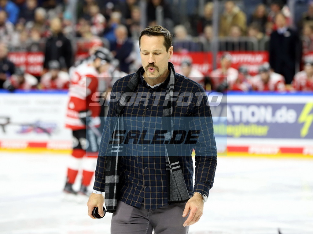 John Tripp- Ehrengast | John Tripp- Ehrengast - Realisiert mit Pictrs.com