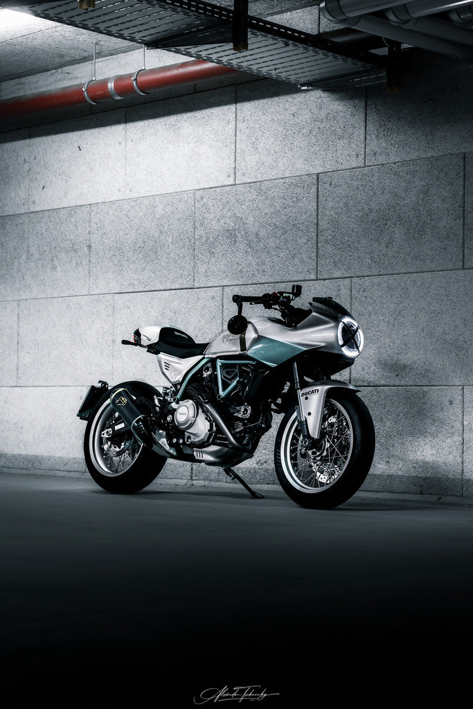 Ducati Scramber Formula 73 | Entdecken Sie die faszinierende Welt von Alexander Tschuncky Arts: Kreative Fotografie, atemberaubende Automobilkunst und hochwertiger Bilderdruck. Lassen Sie sich inspirieren! - Realisiert mit Pictrs.com