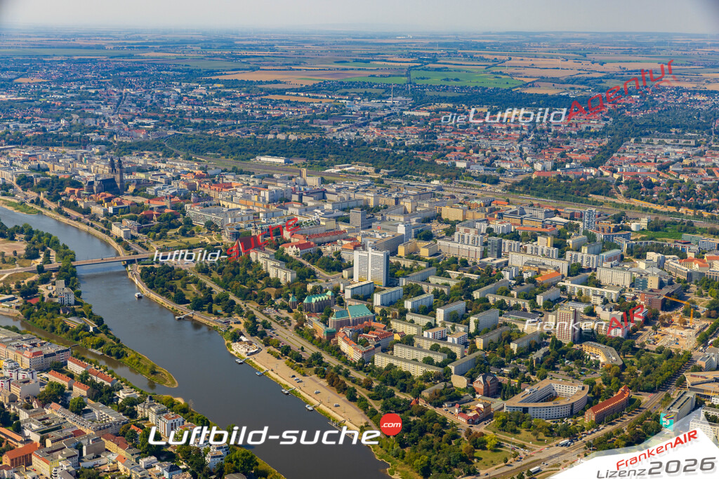 Luftaufnahme Altstadt Magdeburg - Die Luftaufnahme wurde 2025 vom UL-Flugzeug heraus erstellt ( ohne Drohne ) - Hochauflösende Luftaufnahme - für professionelle Ausdrucke geeignet. Die Geschenkidee !Mit Lizenz und Bildrechte bestellbar