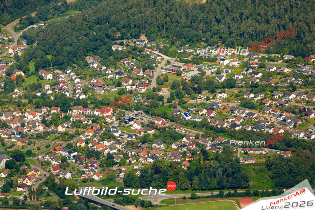 Das Luftbild zeigt :  Neckargerach - Die Luftaufnahme wurde 2024 vom UL-Flugzeug aus erstellt ( keine Drohne ) - Hochauflösende Luftaufnahme - Für grossformatige Ausdrucke geeignet. Die Geschenkidee !Mit Lizenz und Bildrechte bestellbar