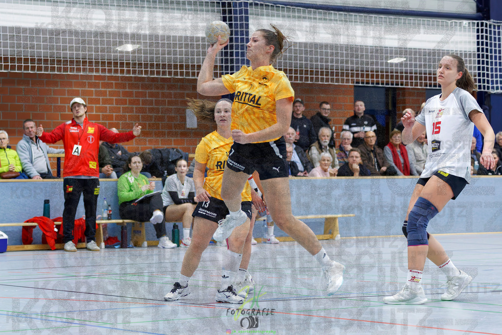 Frauen Oberliga Mitte (HHV); HSG Eibelshausen/Ewersbach - HSG Wettenberg II | Frauen Oberliga Mitte (HHV); HSG Eibelshausen/Ewersbach - HSG Wettenberg II am 13.12.2025 in Steinbrücken (Sporthalle am Hammerweiher)Photo © 2025 - Jörg Heinrich - Realisiert mit Pictrs.com