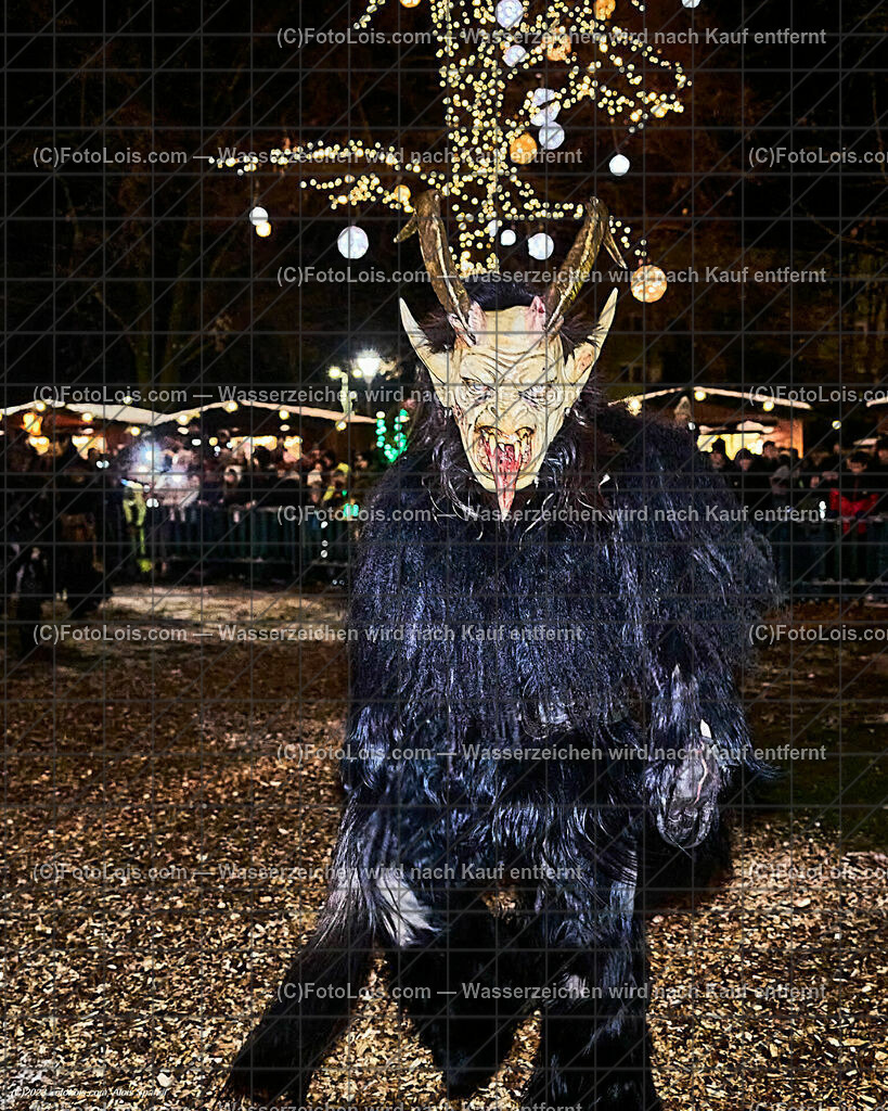 ALP5276_WIESELBURGER ADVENT_Perchtenlauf | (C)FotoLois.com, Alois Spandl, WIESELBURGER ADVENT, Perchtenlauf, So 10. Dez. 2023.