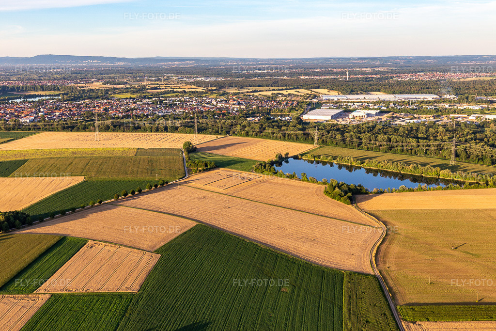 Luftbild:  in Philippsburg im Bundesland Baden-Württemberg in Deutschland. Foto: IMG_133531.jpg vom 12.07.2022 durch Werner Riehm/FLY-FOTO.deStadt Philippsburg