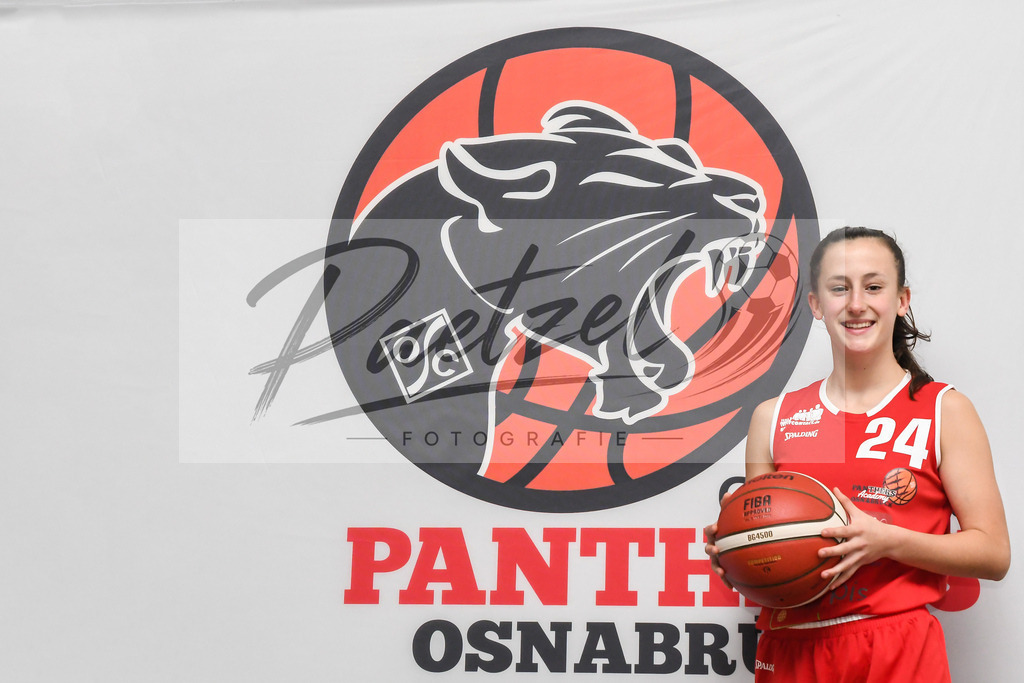 TEAOSC20201023_0009 | Basketball, Juniorinnen: Luise Hansmann  bei der Team Presentation der Panthers Academy Osnabrueck am 23.10.2020 in Osnabrueck, Deutschland. - Realisiert mit Pictrs.com