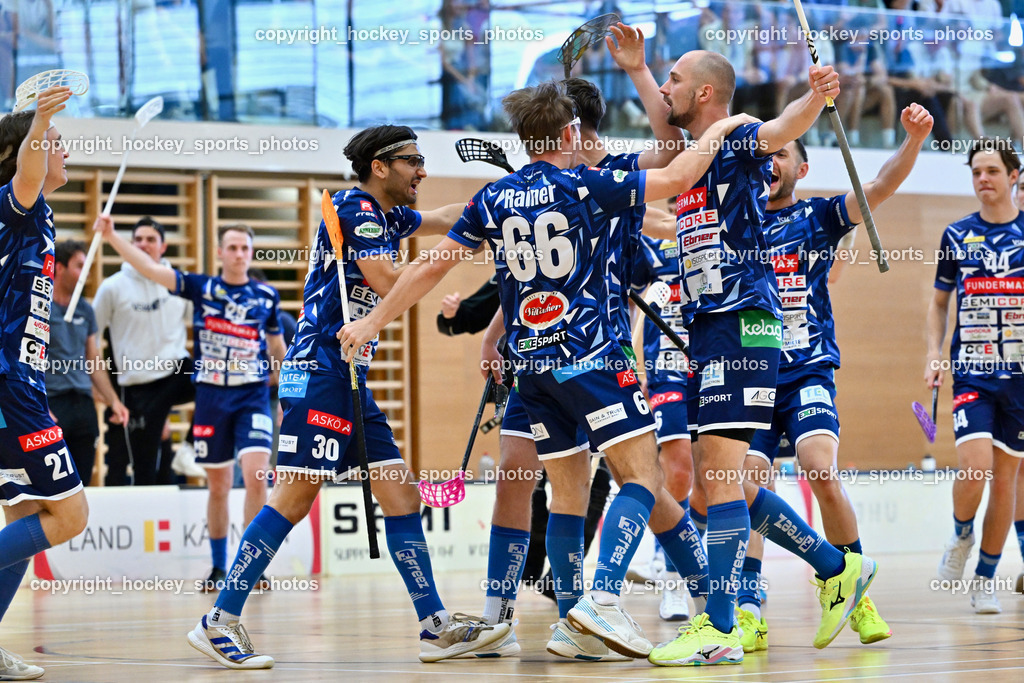 VSV Unihockey vs. Wiener Floorball Verein | Jubel VSV Unihockey Mannschaft, #27 Lukas Floriantschitz VSV Unihockey, #66 Jakob Rainer VSV Unihockey, #13 Jan Sláma VSV Unihockey, #5 Michael Kanduth VSV Unihockey, #30 Christoph Steiner VSV Unihockey, VSV Unihockey vs. Wiener Floorball Verein, VSV Unihockey vs. Wiener Floorball Verein am 18.05.2025 in Villach (Ballspielhalle St. Martin), Austria, (Photo by Bernd Stefan)