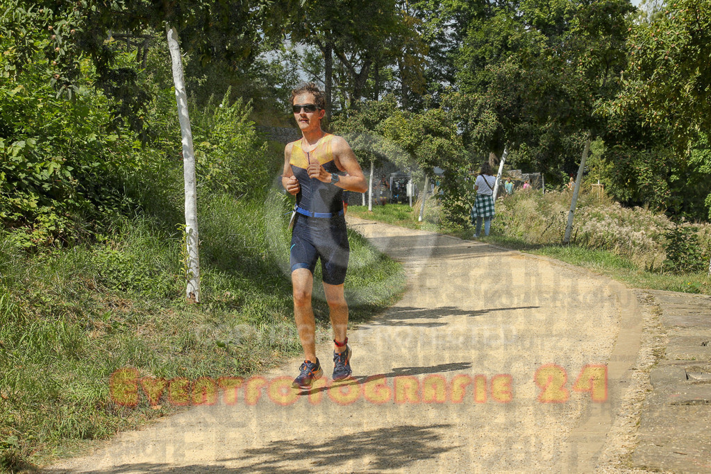 250824_1333_EX1_2788 | Sportfotografie im Rhein-Sieg Kreis, Köln, Bonn, NRW, Rheinland Pfalz, Hessen, etc. Unser Tätigkeitsfeld umfasst den Laufsport vom Volkslauf über den Marathon, Duathlon, Triathon bis zum Ultralauf wie Kölnpfad Ultra oder Schindertrail.