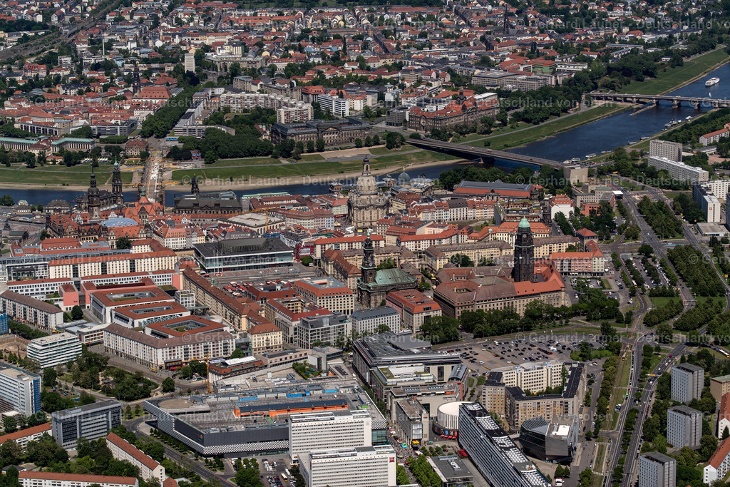 3803687 | DRESDEN  Altstadtbereich und Innenstadtzentrum am Neumarkt im Zentrum in Dresden im Bundesland Sachsen, Deutschland. Weiterführende Informationen bei: Landeshauptstadt Dresden,  Stiftung Frauenkirche Dresden. // Old Town area and city center in the district Zentrum in Dresden in the state Saxony, Germany. Further information at: Landeshauptstadt Dresden,  Stiftung Frauenkirche Dresden. Foto: Gerhard Launer