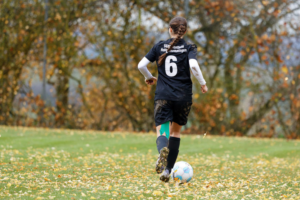 HOHFCH_251109_9622 | 1.FC Heidenheim 1846 II vs. GAST, Fußball, Frauen, Bezirksliga, 2025/2026, X. Spieltag, 03.10.2025 in Heidenheim, Kunstrasen b. Voith-Arena West(Foto: Michael Bulling) - Realisiert mit Pictrs.com