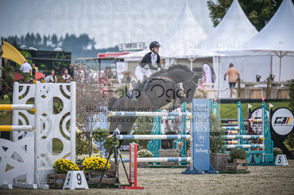 DOS_1118 | Entdecke hochwertige Reitturnierfotos von Foto Oger. Professionell, emotional und authentisch – jetzt Lieblingsmomente im Shop bestellen.Deutschlandweite Turnierfotografie. - Realisiert mit Pictrs.com