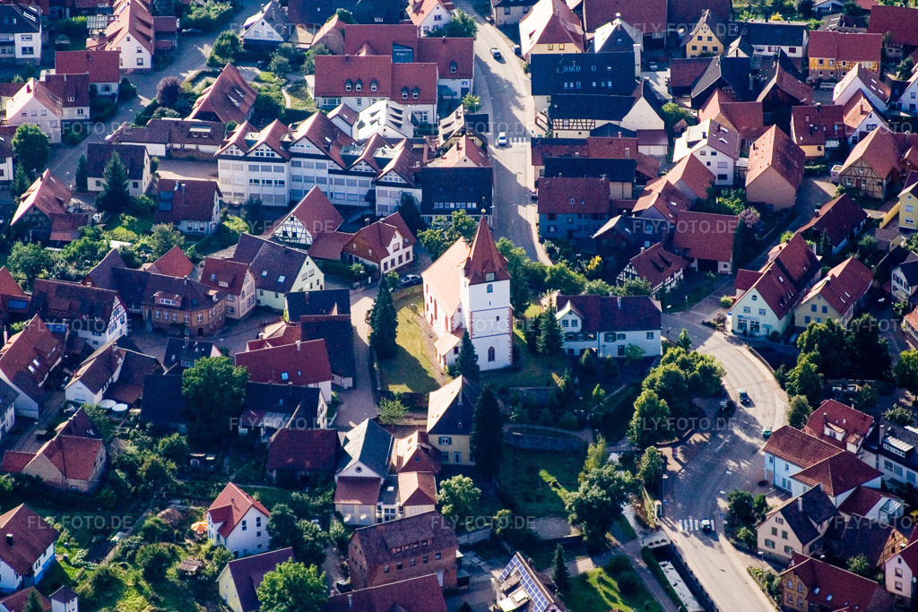 Luftbild: Barbarakirche im Ortsteil Ellmendingen in Keltern im Bundesland Baden-Württemberg in Deutschland. Foto: IMG_12382.jpg vom 05.08.2008 durch Werner Riehm/FLY-FOTO.de