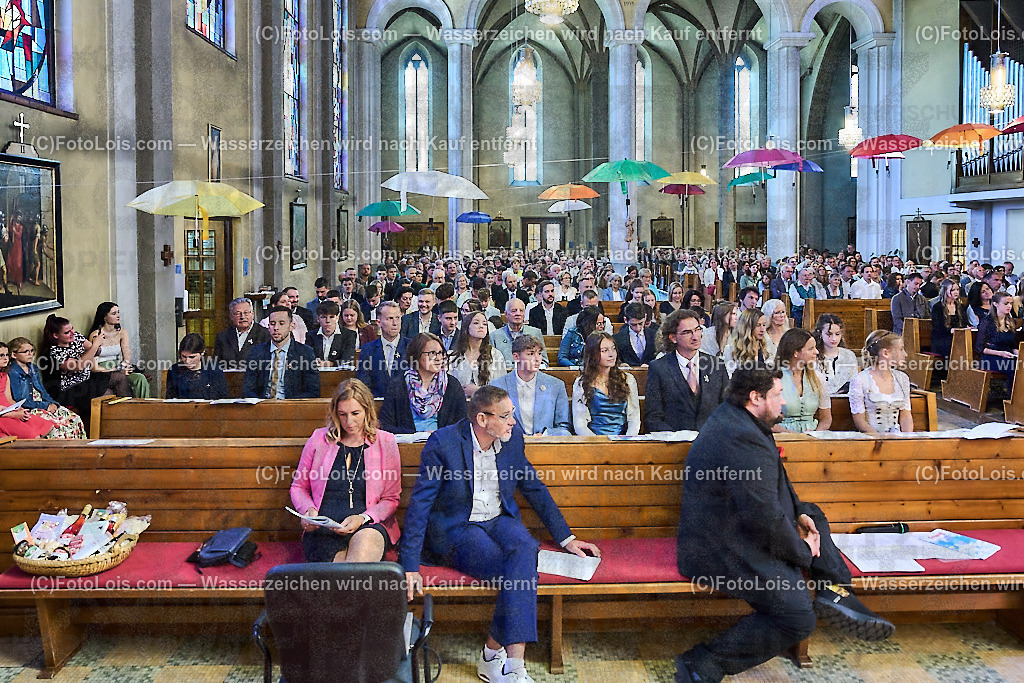 ALP0735_PfarrFirmung Wieselburg_Geloebnis | (C)FotoLois.com, Alois Spandl, Firmung in der Pfarrkirche Wieselburg mit Generalvikar Dr. Christoph Weiss, Dechant Pfarrer Daniel Kostrzycki und Monignore Franz Dammerer, Sa 15. Juni 2024.