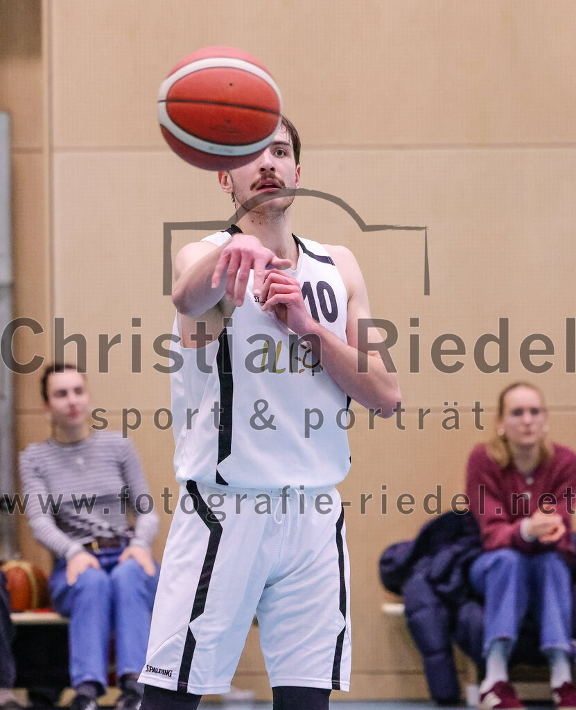 2026-01-31_090_TSV_Vaterstetten_gegen_TS_Herzogenaurach | Vaterstetten, Deutschland, 31.01.2026:Basketball, 2. Regionalliga Süd 2025 / 2026, 14. Spieltag, TSV Vaterstetten gegen TS Herzogenaurach, Endergebnis: 71:70Finn Liebig (TSV Vaterstetten, #10)Foto: Christian Riedel / fotografie-riedel.net