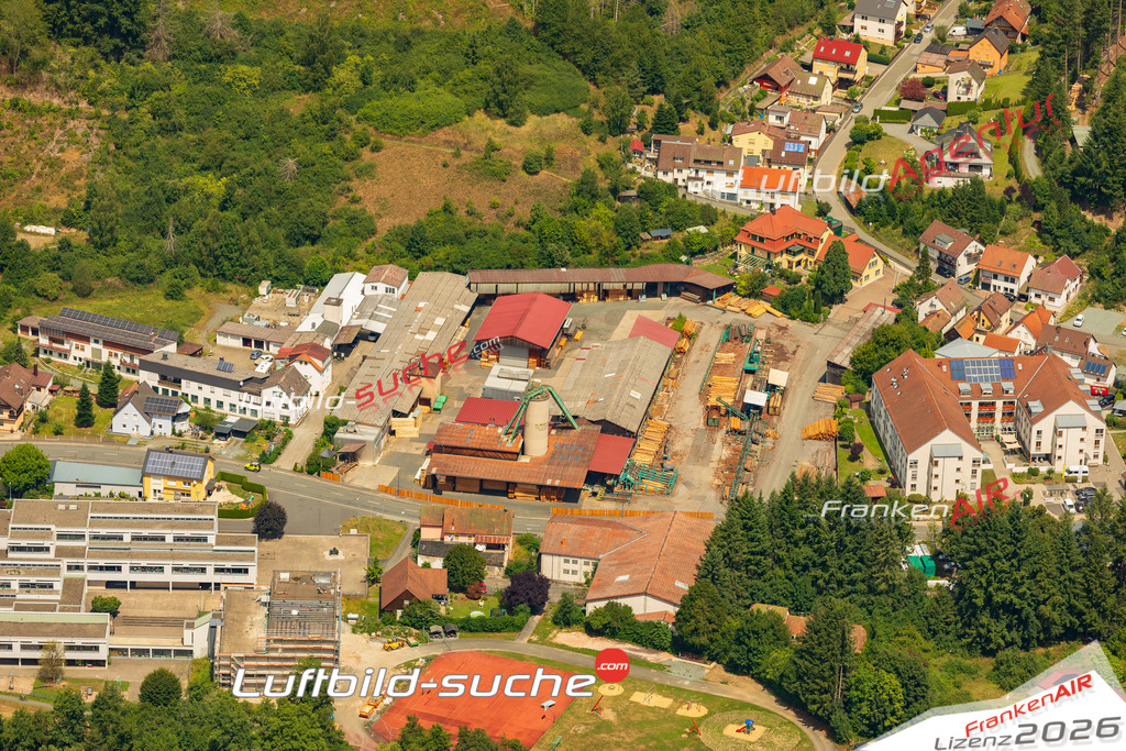 Luftaufnahme der Stadt Wallenfels - Die Luftaufnahme wurde 2025 vom UL-Flugzeug heraus erstellt ( keine Drohne ) - Hochauflösende Luftaufnahme - für professionelle Ausdrucke geeignet. Die Geschenkidee !Mit Lizenz und Bildrechte bestellbar
