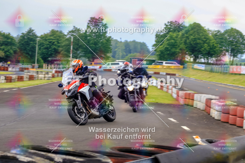 OBK-5494 | Hier findet Ihr Bilder von Touristenfahrten auf der Nürburgring Nordschleife oder von anderen Veranstaltungen die ich besucht habe. Viel Spass beim Durch Schauen 