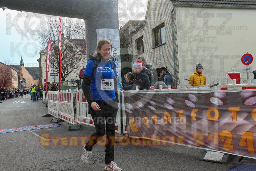 221127_1057_EX1_1361 | Sportfotografie im Rhein-Sieg Kreis, Köln, Bonn, NRW, Rheinland Pfalz, Hessen, etc. Unser Tätigkeitsfeld umfasst den Laufsport vom Volkslauf über den Marathon, Duathlon, Triathon bis zum Ultralauf wie Kölnpfad Ultra oder Schindertrail.