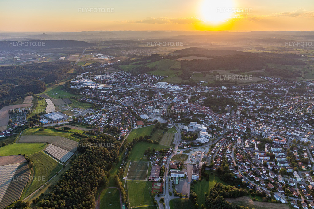 Luftbild: Sonnenuntergang über der Landschaft des Hegau in Stockach im Bundesland Baden-Württemberg in Deutschland. Foto: IMG_094035.jpg vom 26.08.2016 durch Werner Riehm/FLY-FOTO.de
