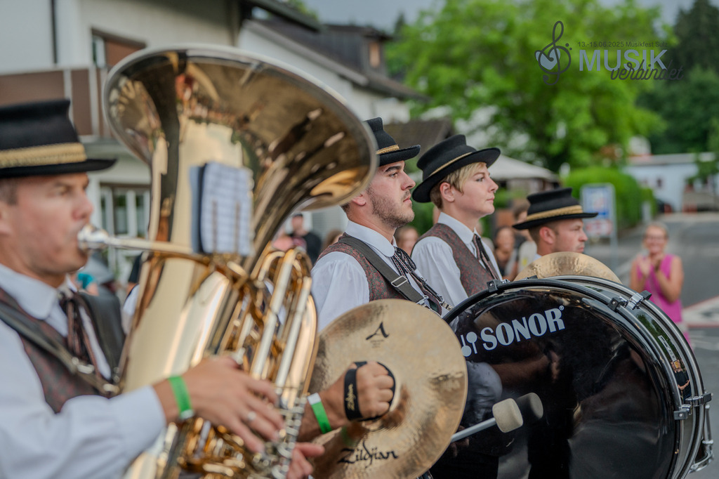 DSC_4113 | "Fussifoto.com – Ihr Ansprechpartner für hochwertige Fotografie! Entdecken Sie kreative Bilder und professionelle Dienstleistungen. Kontaktieren Sie uns für Ihre Projekte!"