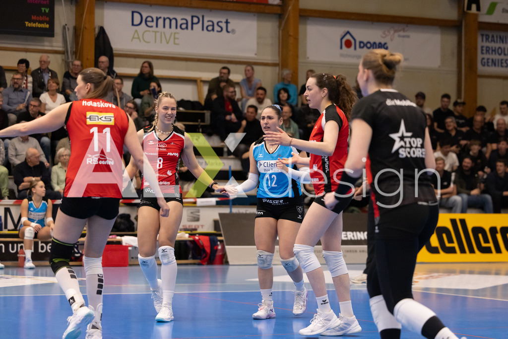 Volleyball I Frauen I Saison 2025-2026 I Volleyball NLA | Women I 1/2 Finals I  VC Kanti Schaffhausen - Sm'Aesch Pfeffingen I 18.03.2026 | VC Kanti Spielerinnenkreis - Realisiert mit Pictrs.com