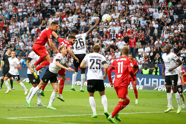 sgevsrblei_2856 | 03.09.2022 xjfx  Fussball 1.Bundesliga Eintracht Frankfurt - RB Leibzig emspor,  v.l.,  Willi Orban (RB Leibzig) Kopfball, Kopfballduell




(DFL/DFB REGULATIONS PROHIBIT ANY USE OF PHOTOGRAPHS as IMAGE SEQUENCES and/or QUASI-VIDEO) - Realisiert mit Pictrs.com