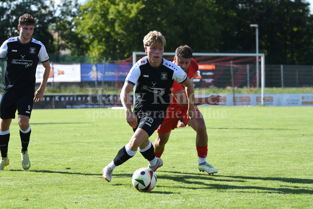 SpVgg Plattling : SpVgg GW Deggendorf | Luca Frank (SpVgg GW Deggendorf) - Realisiert mit Pictrs.com